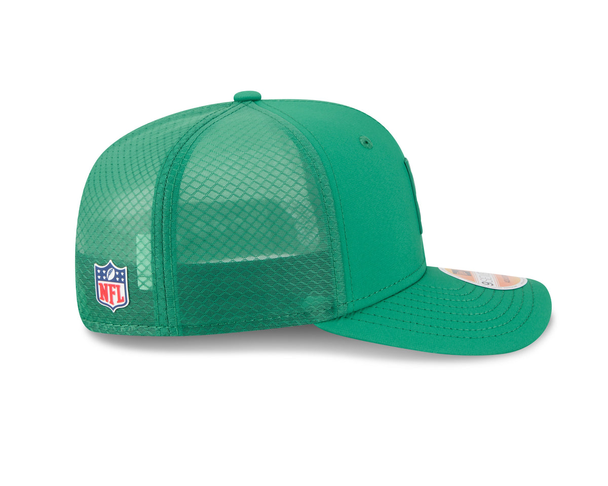 Philadelphia Eagles NFL New Era Men Green 9Seventy 2025 Sideline Hot Weather Trucker Snapback product image 4, provided for