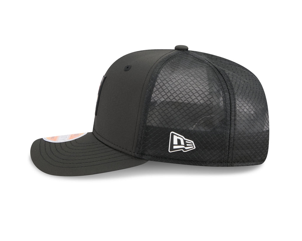 San Francisco 49ers NFL New Era Men Black Charcoal 9Seventy 2025 Sideline Hot Weather Trucker Snapback product image 3,