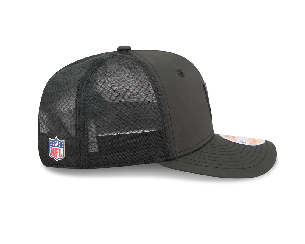 San Francisco 49ers NFL New Era Men Black Charcoal 9Seventy 2025 Sideline Hot Weather Trucker Snapback product image 4,
