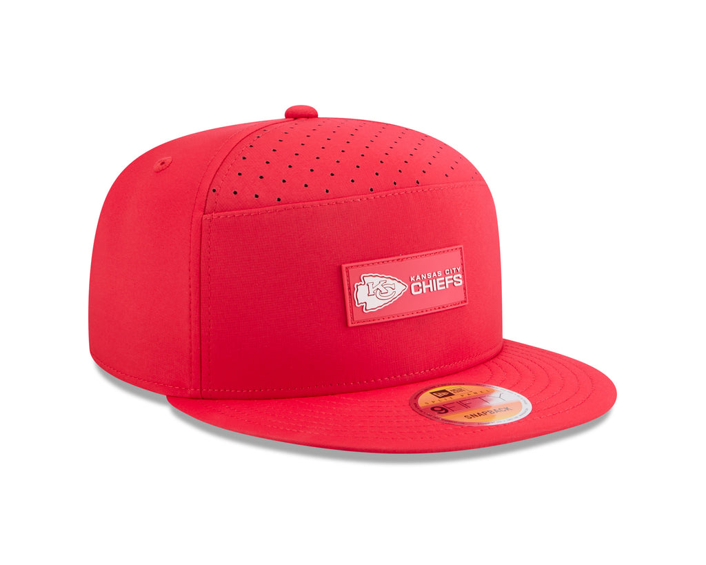 Kansas City Chiefs NFL New Era Men Red 9Fifty 2025 Sideline Hot Weather Split Panel Snapback product image 5, provided for