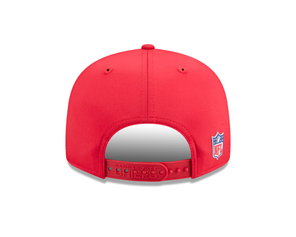 Kansas City Chiefs NFL New Era Men Red 9Fifty 2025 Sideline Hot Weather Split Panel Snapback product image 2, provided for