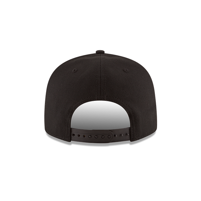 Milwaukee Bucks NBA New Era Men Black/White 9Fifty Basic Snapback product image 2, provided for visual reference and product
