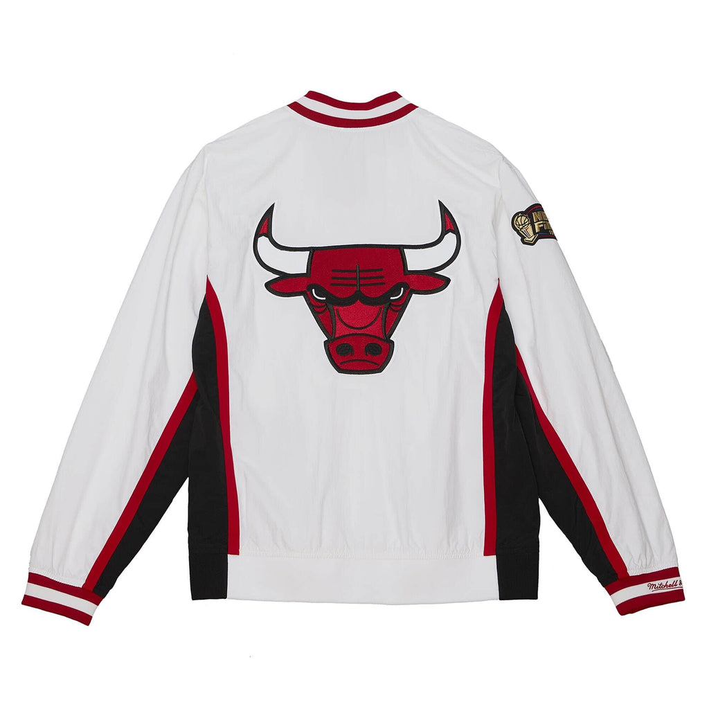 Chicago Bulls NBA Mitchell & Ness Men’s White 1997-98 Finals Warm Up Jacket product image 2, provided for visual reference