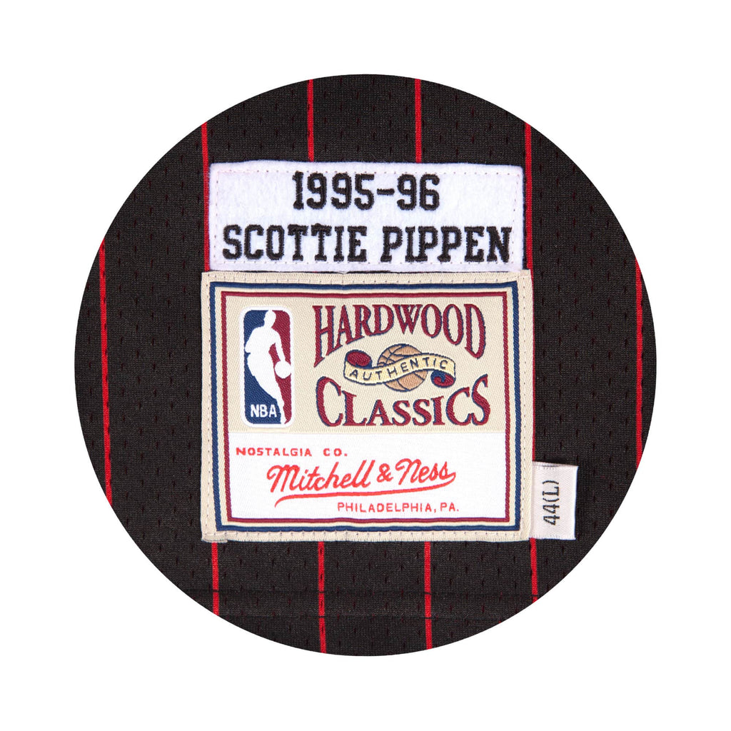 Scottie Pippen Chicago Bulls NBA Mitchell & Ness Men Black 1995-96 Hardwood Classic Authentic Jersey product image 3,