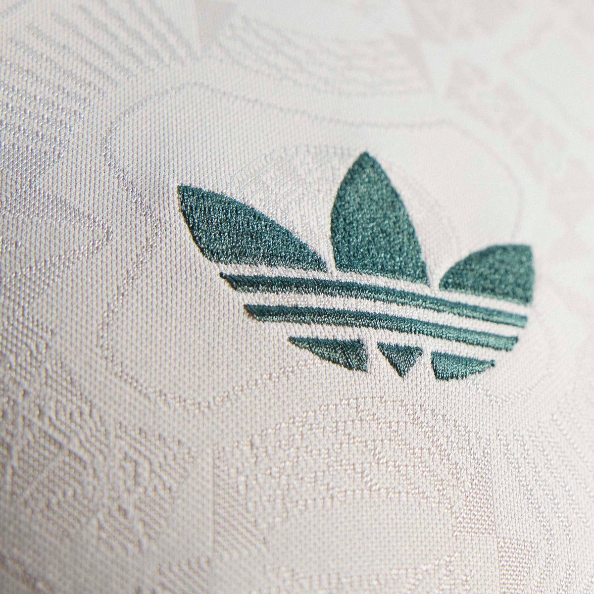 Bayern Munich Bundesliga Adidas Men Beige 2025/26 Wiesn Replica Jersey product image 11, provided for visual reference and