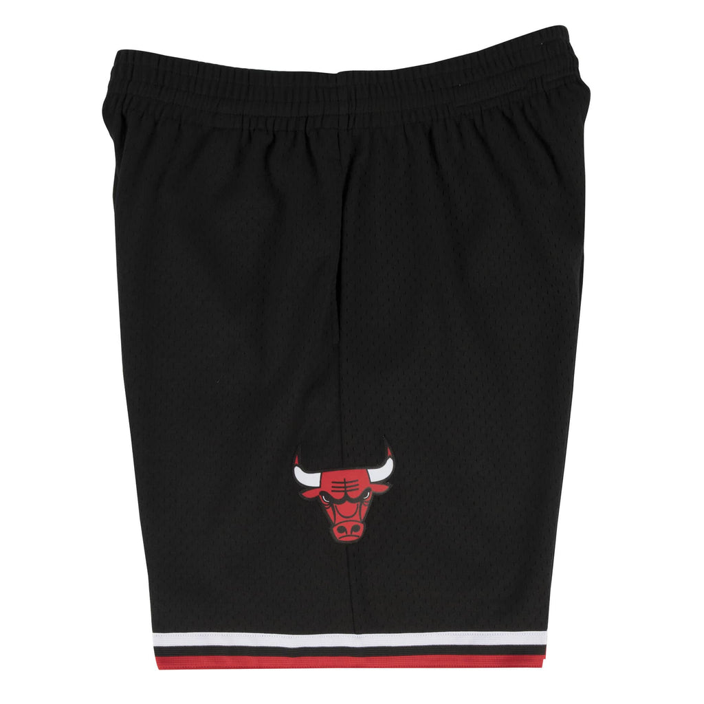 Chicago Bulls NBA Mitchell & Ness Men Black 1997-98 Hardwood Classics Swingman Shorts product image 2, provided for visual