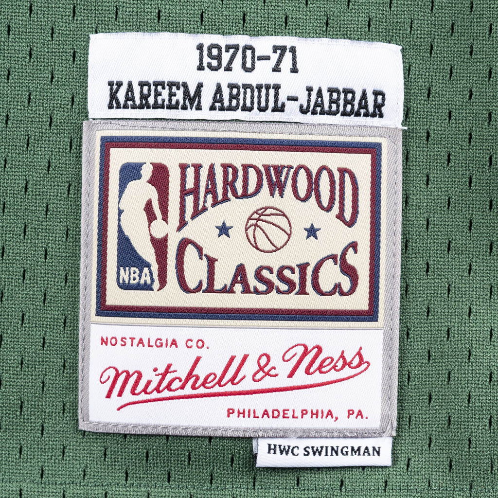 Kareem Abdul-Jabbar Milwaukee Bucks NBA Mitchell & Ness Men Green 1970-71 Hardwood Classics Swingman Jersey product image 3,