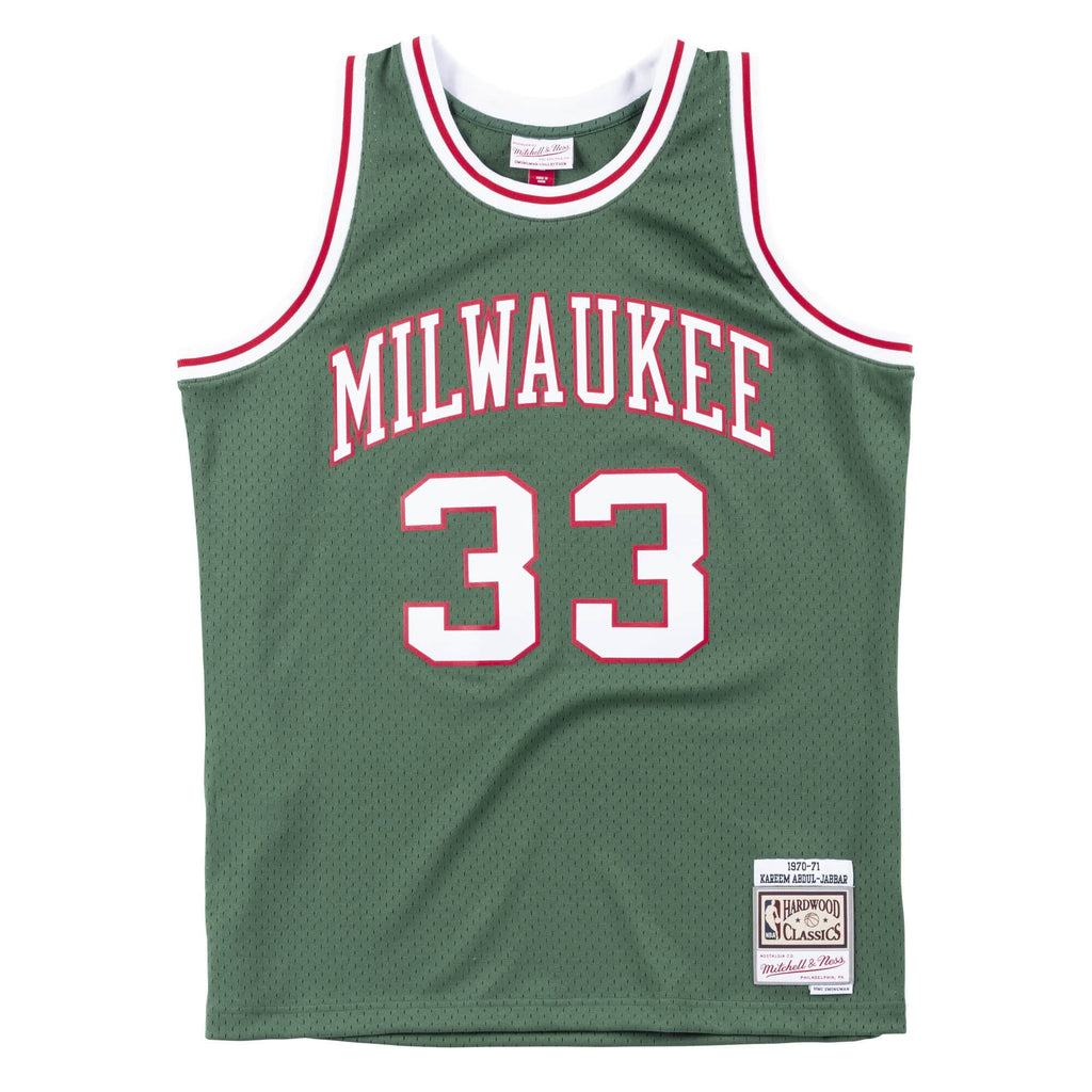 Kareem Abdul-Jabbar Milwaukee Bucks NBA Mitchell & Ness Men Green 1970-71 Hardwood Classics Swingman Jersey product image 1,