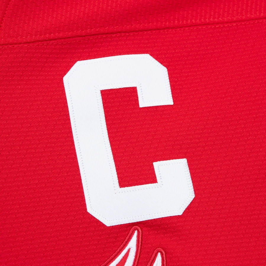 Steve Yzerman Detroit Red Wings NHL Mitchell & Ness Men Red 1996 Power Play Authentic Jersey product image 4, provided for