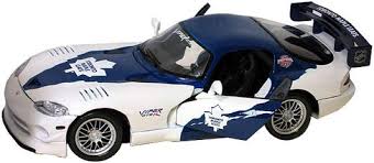 Toronto Maple Leafs NHL Top Dog 1:18 2009 Dodge Viper Diecast Car product image 1, provided for visual reference and product
