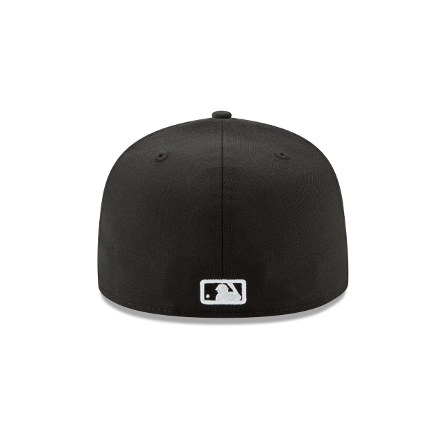 New York Yankees MLB New Era Men Black / White 59Fifty Basic Fitted Hat product image 2, provided for visual reference and