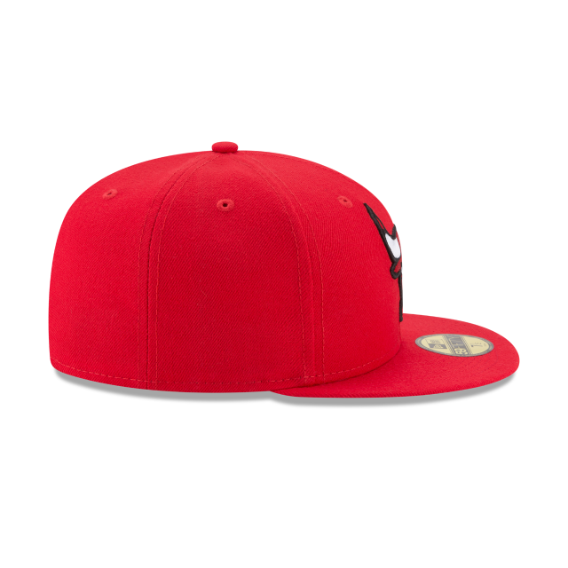 Chicago Bulls NBA New Era Men Red 59Fifty Basic Fitted Hat product image 3, provided for visual reference and product detail