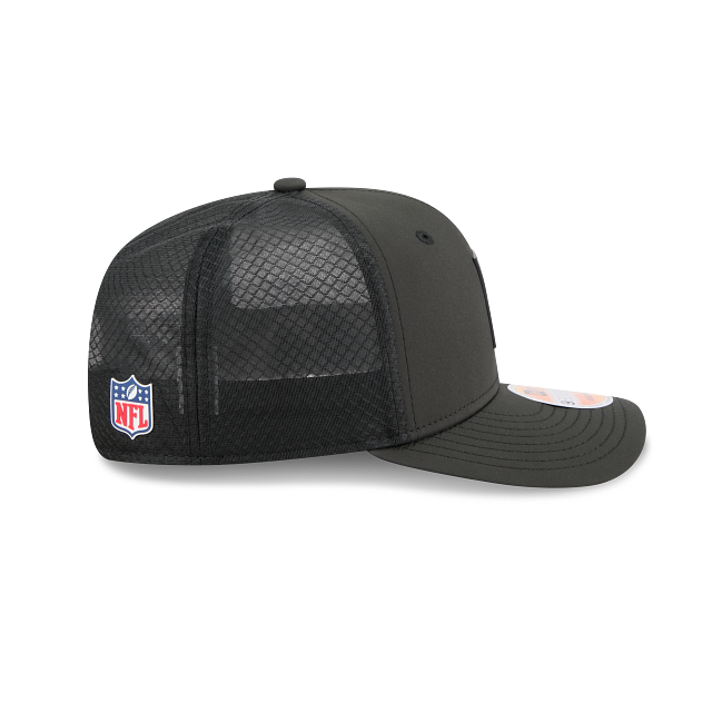 Baltimore Ravens NFL New Era Men Black 9Seventy 2025 Sideline Hot Weather Trucker Snapback product image 6, provided for