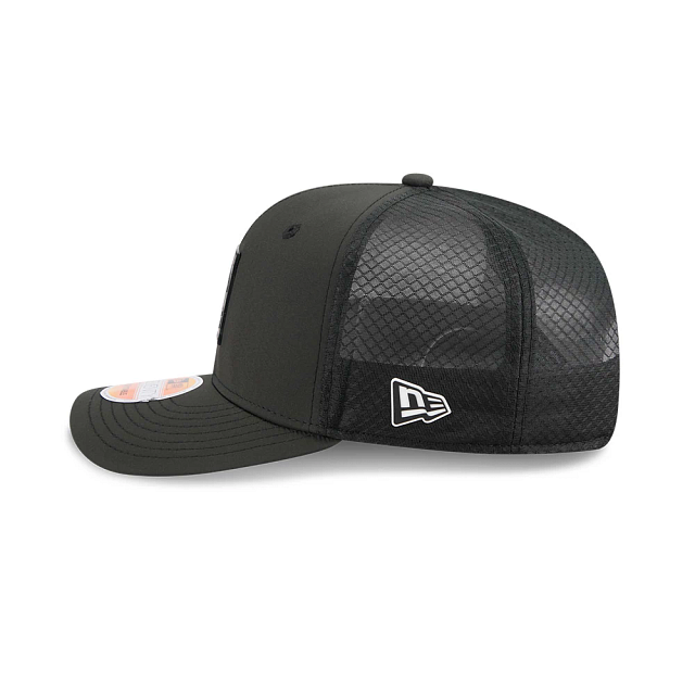 Baltimore Ravens NFL New Era Men Black 9Seventy 2025 Sideline Hot Weather Trucker Snapback product image 4, provided for