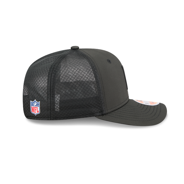 Las Vegas Raiders NFL New Era Men Black 9Seventy 2025 Sideline Hot Weather Trucker Snapback product image 6, provided for