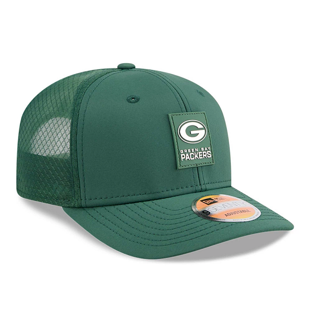 Green Bay Packers NFL New Era Men Green 9Seventy 2025 Sideline Hot Weather Trucker Snapback product image 7, provided for