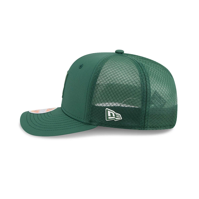 Green Bay Packers NFL New Era Men Green 9Seventy 2025 Sideline Hot Weather Trucker Snapback product image 5, provided for