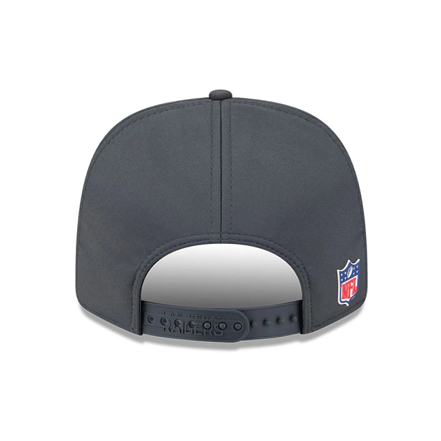 Las Vegas Raiders NFL New Era Men Charcoal 9Seventy 2025 Sideline Stretch Snapback product image 2, provided for visual