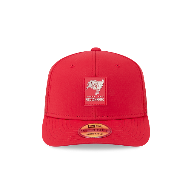 Tampa Bay Buccaneers NFL New Era Men Red 9Seventy 2025 Sideline Hot Weather Trucker Snapback product image 3, provided for