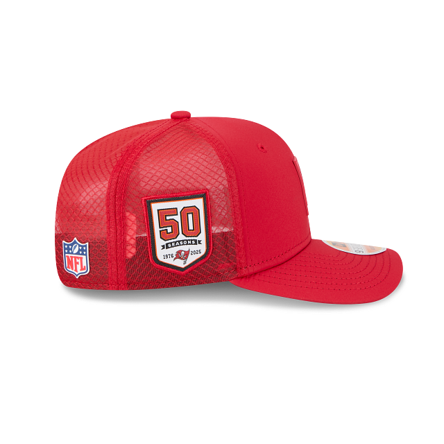 Tampa Bay Buccaneers NFL New Era Men Red 9Seventy 2025 Sideline Hot Weather Trucker Snapback product image 6, provided for