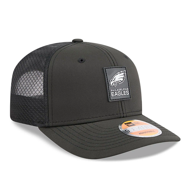Philadelphia Eagles NFL New Era Men Charcoal 9Seventy 2025 Sideline Hot Weather Trucker Snapback product image 6, provided