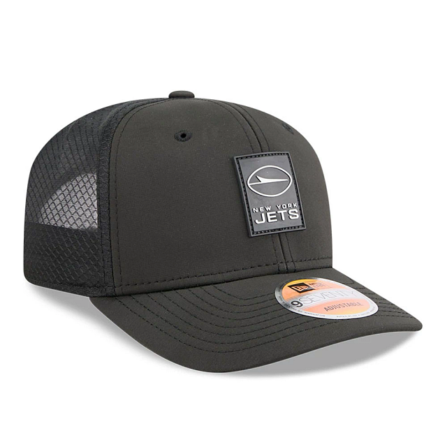New York Jets NFL New Era Men Charcoal 9Seventy 2025 Sideline Hot Weather Trucker Snapback product image 6, provided for