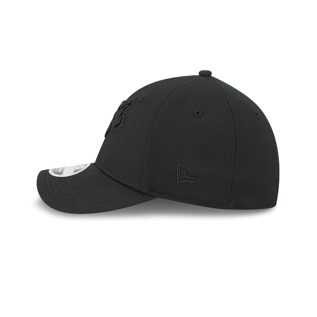 Toronto Blue Jays MLB New Era Men Black On Black 39Thirty M-Crown Stretch Fit Hat product image 6, provided for visual