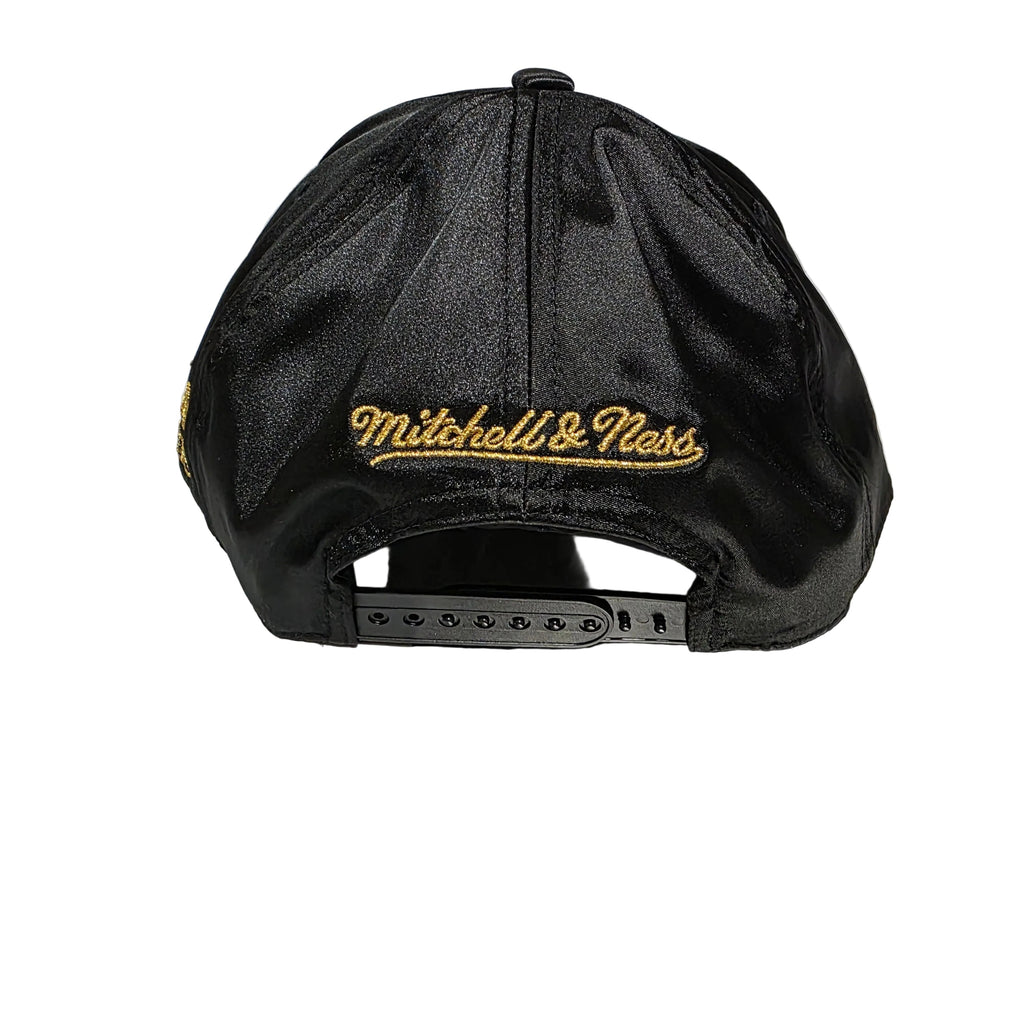 Montreal Canadiens Mitchell & Ness Men Black Satin Golden Egg Pro Pinch Fit Snapback product image 3, provided for visual