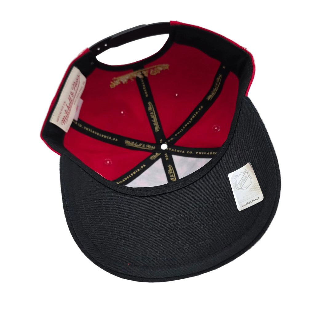 Hockey Canada IIHF Mitchell & Ness Men Red/Black Leaves Front Pro Crown Snapback product image 5, provided for visual